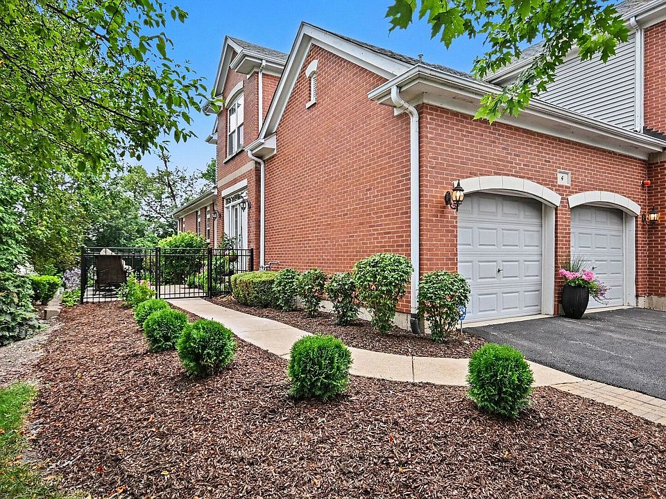 1st image of 4 Lakebreeze Ct