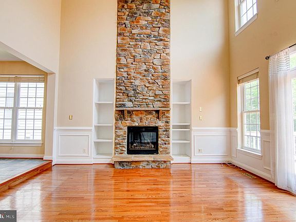 4th image of 5861 Governors Hill Dr
