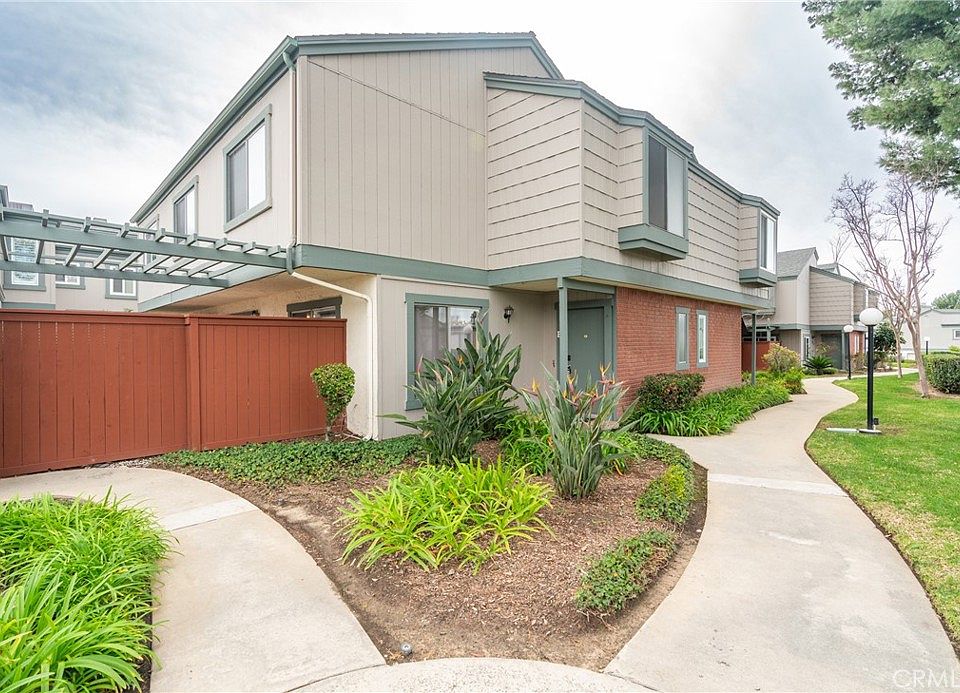 1st image of 1118 Cleghorn Dr Unit B
