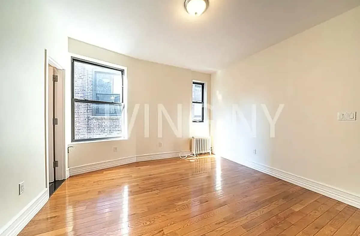 Building Photo - 10 W 103rd St #5R