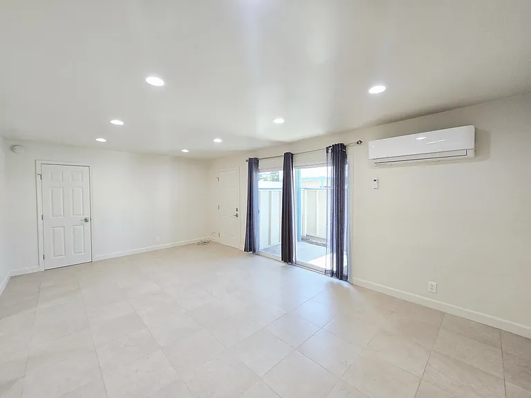 10218 Park Cir E #1 — Photo 3