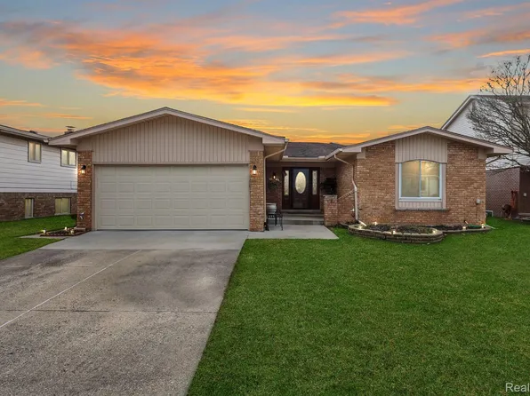 4492 Bloomfield Dr, Sterling Heights, MI 48310