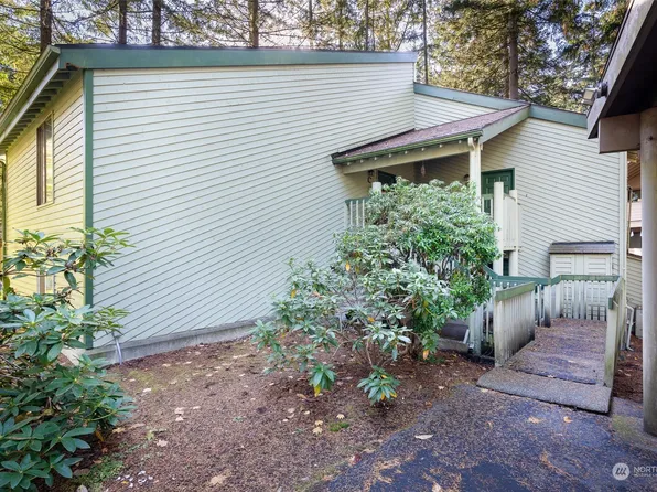141 S 330th Street #D, Federal Way, WA 98003