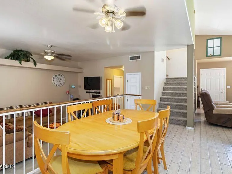 521 N Cobblestone St — Photo 9