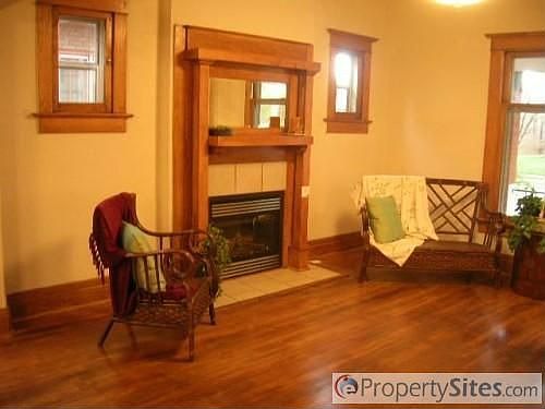 5th image of 2646 N York St