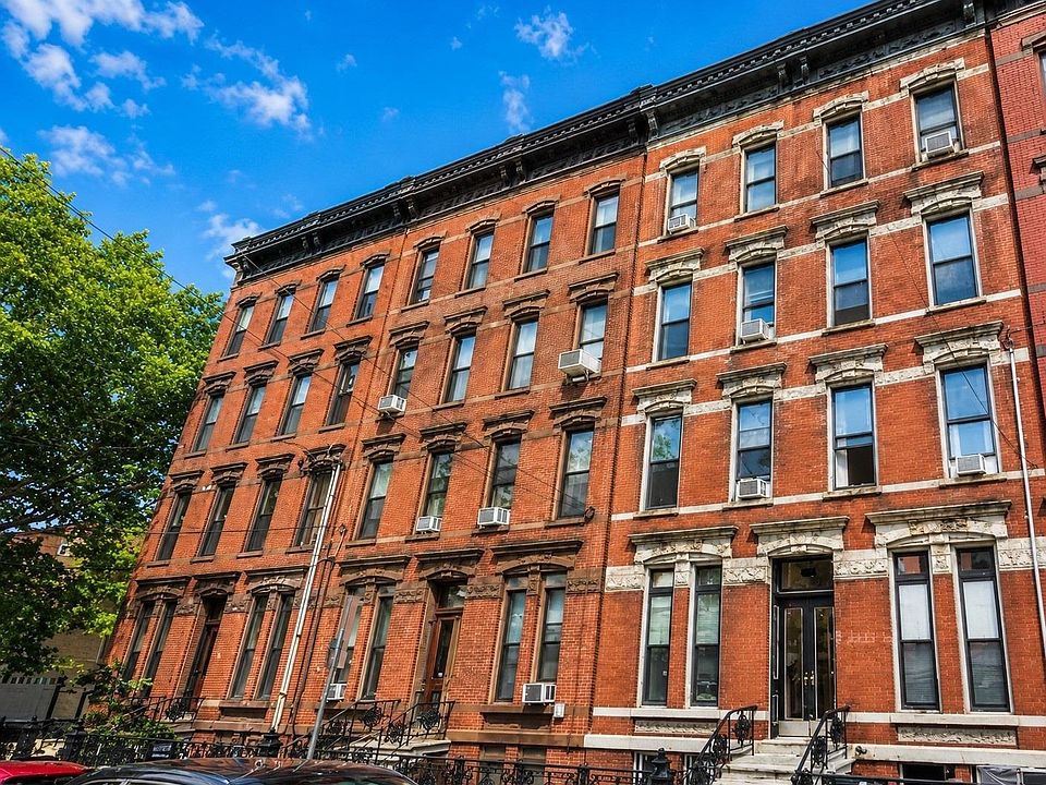 1st image of 205 8th St #2L
