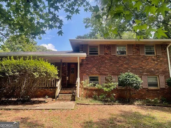 6520 Rickenbacker Cir, Morrow, GA 30260