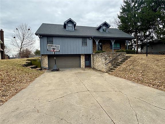 2nd image of 4724 Arrowhead Dr
