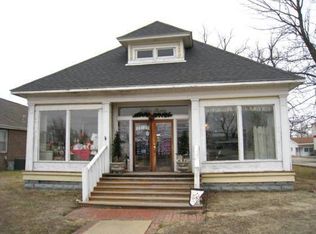 1105 E 5th St, Metropolis, IL 62960