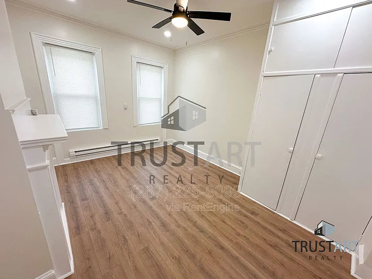 4633 Penn St #1 — Photo 8