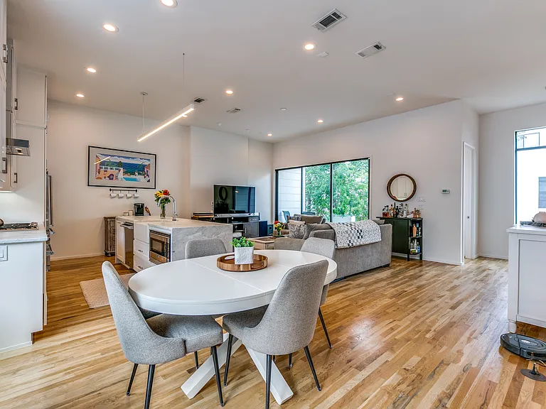 1839 Summit Ave #3 — Photo 12