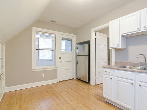 5th image of 2914 N Richmond St #2