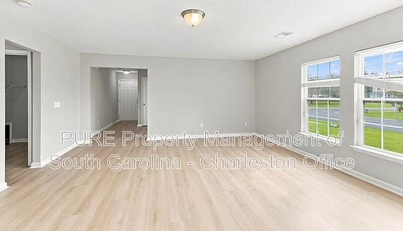 3 bed, 2.0 bath, 1540 sqft, $2,100 — Photo 2