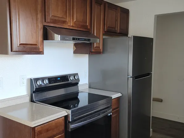 23134 NE Halsey St #4, Troutdale, OR 97060