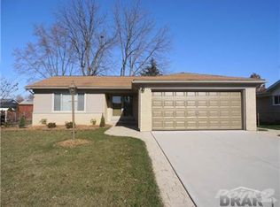 20464 Law Ave, Brownstown, MI 48183