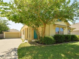 1121 Twin Cv, Kyle, TX 78640