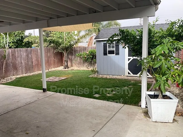 1209 Langford St — Photo 5