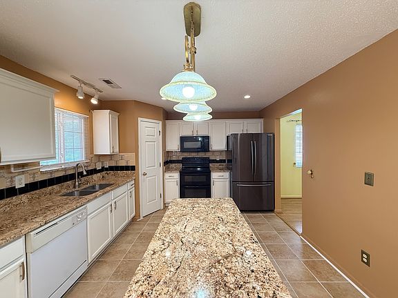 4th image of 1570 Rockingham Dr