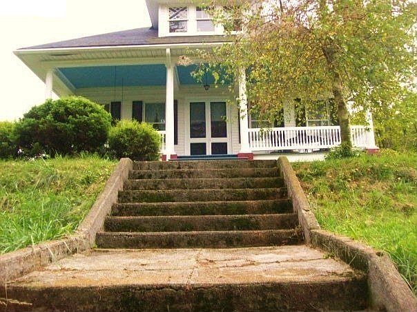 For Sale: 4121 Holly Dr, Columbia, PA 17512