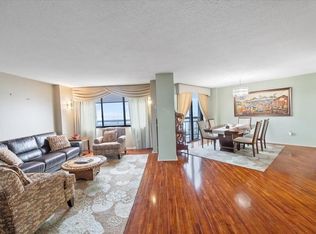 2006 Harmon Cove Tower, Secaucus, NJ 07094