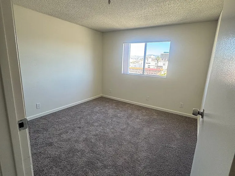 B & B Apartments — Photo 34