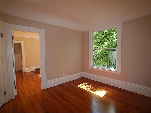 2nd image of 86 Potomac St