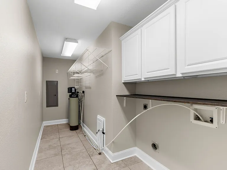 202 Stone Hollow Ct — Photo 27