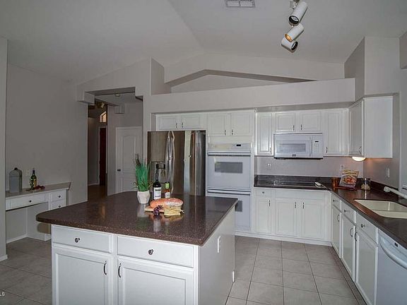 3rd image of 4108 W Ross Ave
