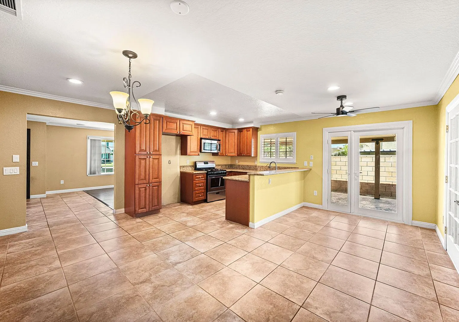 Beautiful Corner Home — Photo 3