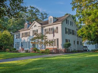 2105 Hawthorne Rd, Ottawa Hills, OH 43606