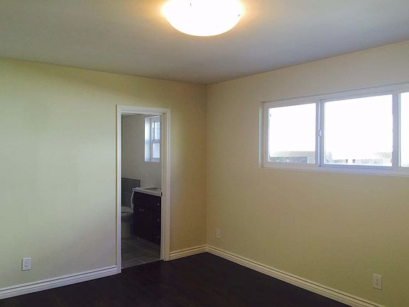 3rd image of 1262 S Barrington Ave APT 105