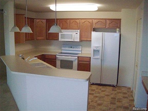 5th image of 27203 Chantel Dr