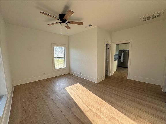 3rd image of 204 W Westhill Dr #204