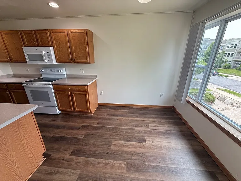 8217 Mansion Hill Ave — Photo 7