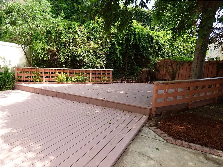 516 Monteleone Ave — Photo 25