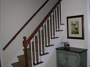 5 Pavinchal Pl, Poughkeepsie, NY 12603