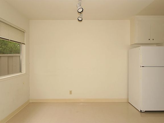4th image of 330 Curtner Ave APT 5