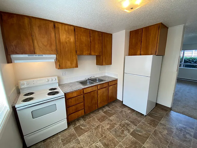 550 SW Levens St #21 — Photo 4
