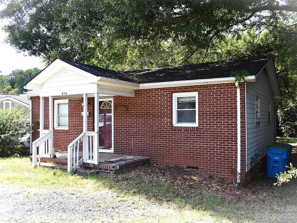 1st image of 816 S Main St