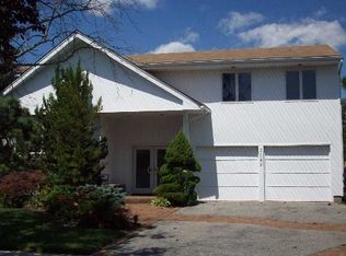 3042 Cheryl Rd, Merrick, NY 11566