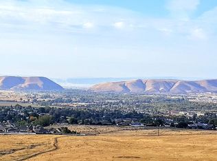 Karin Dr, Yakima, WA 98901