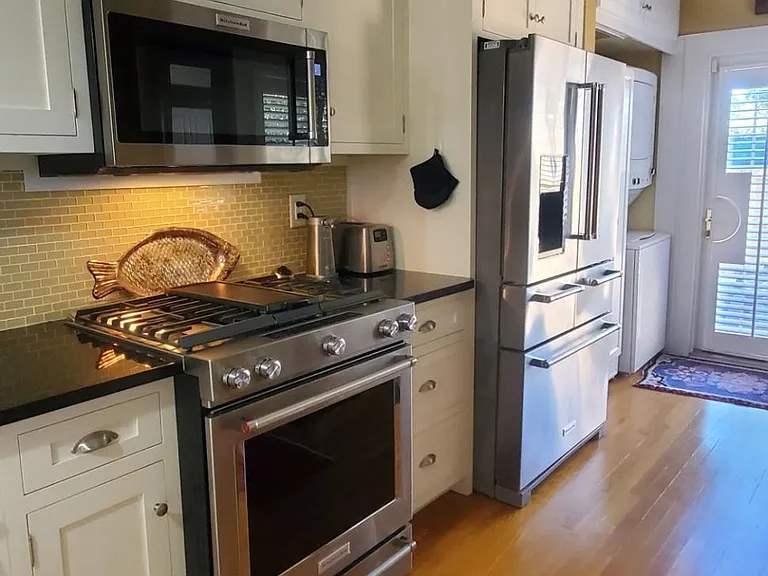 1920 E Avery St — Photo 22