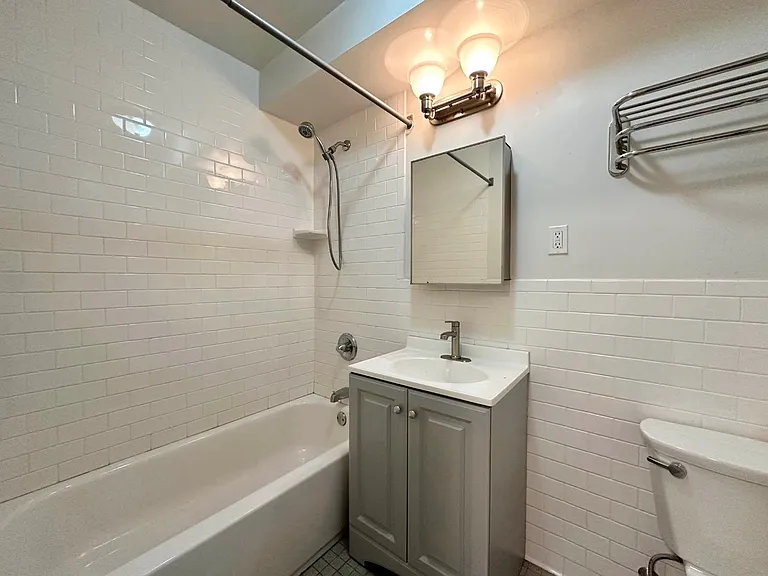 73-04 Ditmars Blvd #1L — Photo 4