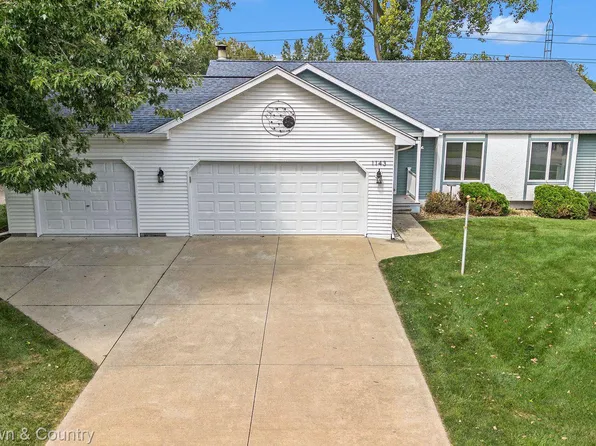 1143 Birchwood Dr, Flushing, MI 48433