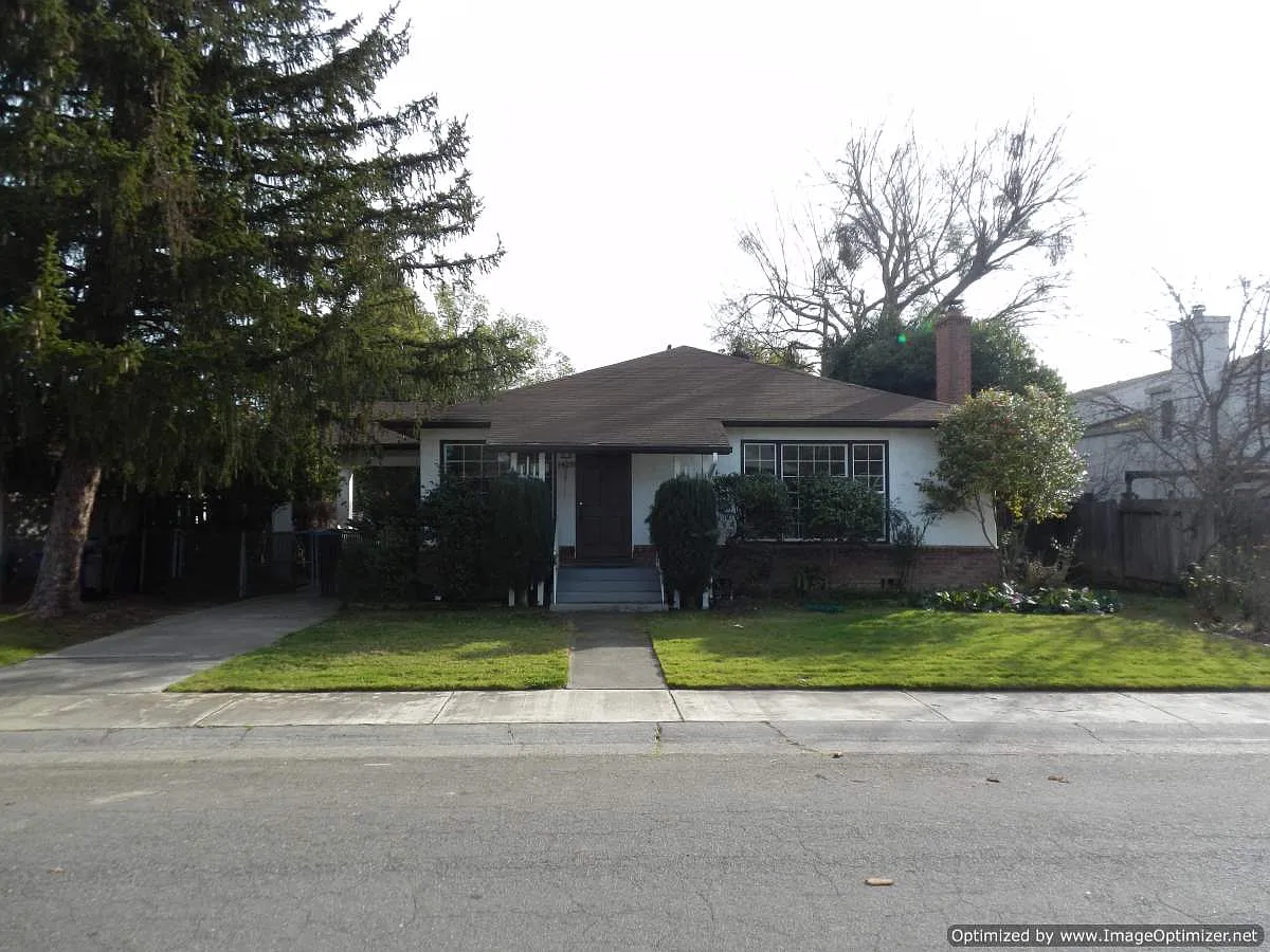 1428 Shirley Dr photo 1