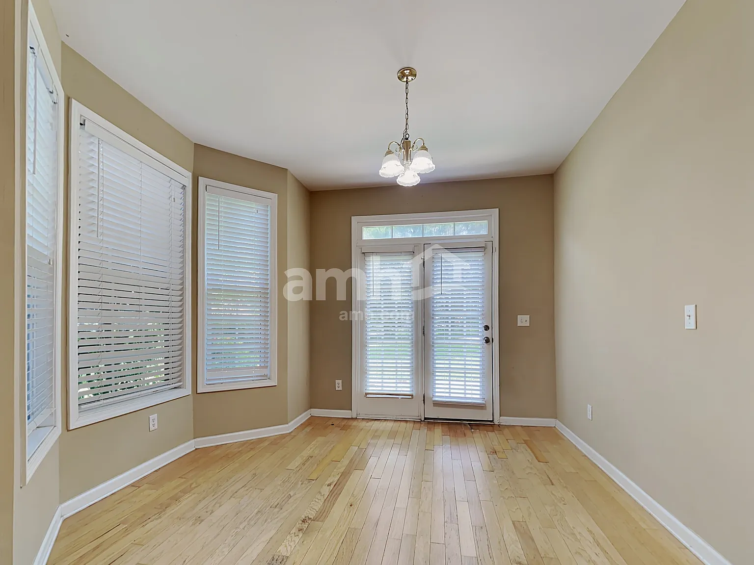 3 bed, 2.5 bath, 2662 sqft, $2,830 — Photo 4