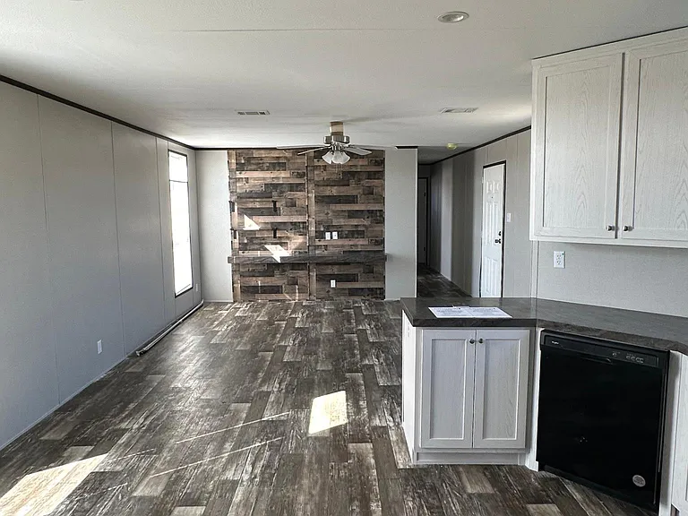 4781 FM 2874 — Photo 10