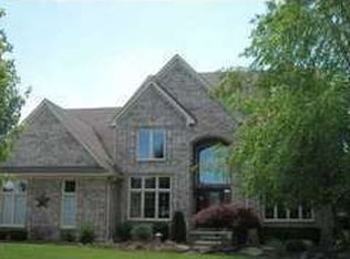 3833 Cherrywood Ln, Rochester Hills, MI 48309