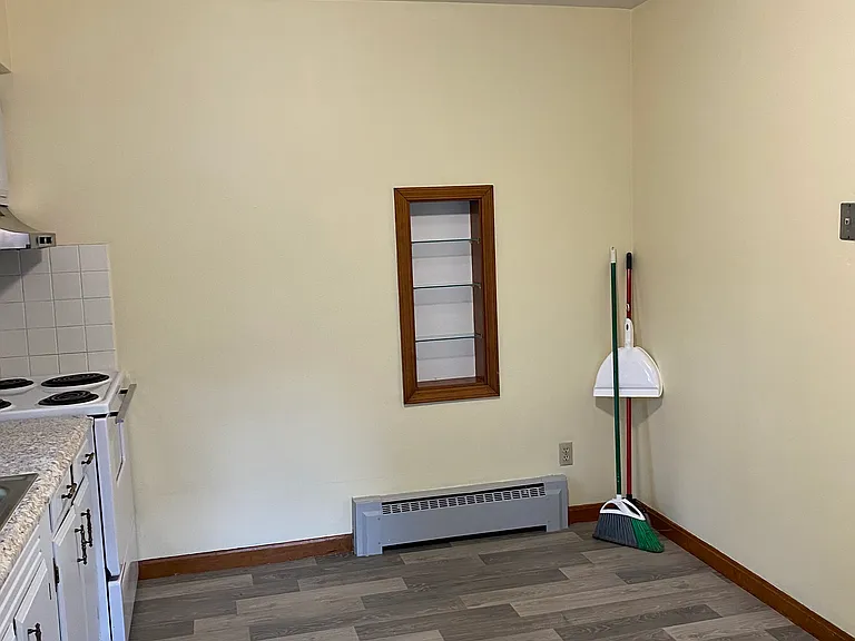 76 1/2 Yonker St #1/2 — Photo 9