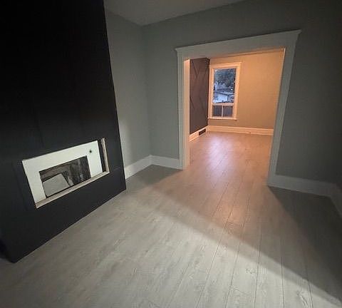 5th image of 37 Gladstone Ave